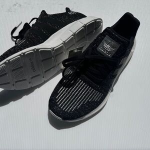 Adidas Swift Run, NWT